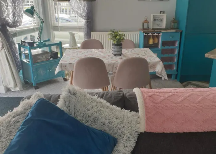 Unique 2 Bed Lodge